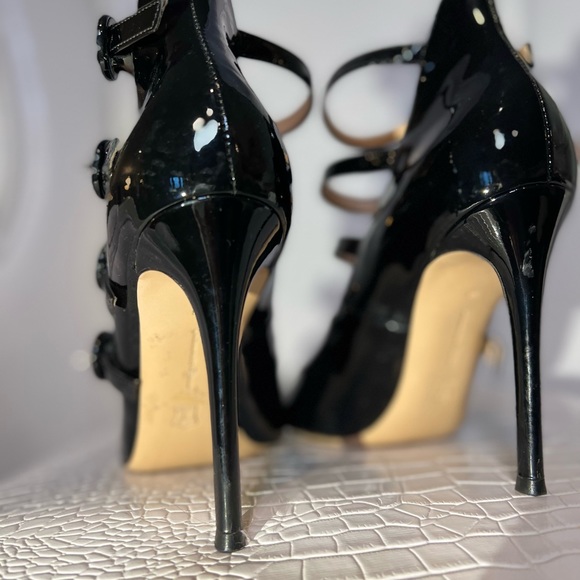 Gianvito Rossi - Milano Black Patent Leather Heels - Picture 5 of 6